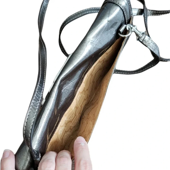 Kathy Van Zeeland Beige Metallic Clutch - Picture 4 of 6